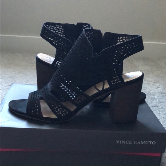 Vince Camuto - Picture 4 of 4